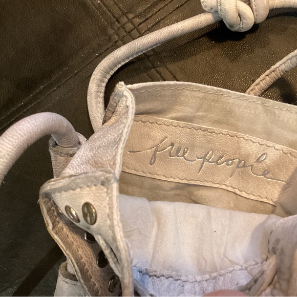 Free People phone Holder grey with rivets. 4x8 - Picture 2 of 6